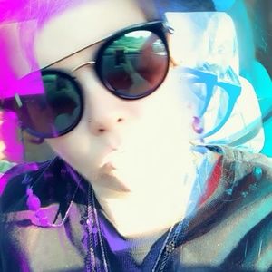 Meet your Posher, Stacey